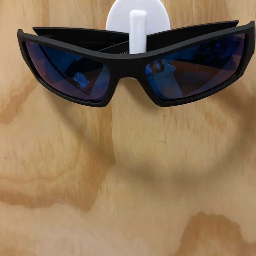 Oakley Men's Gascan Sunglasses Brand New with Case.